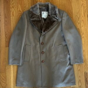 Vintage London Fog Men's Pea Coat with Faux Fur Collar & Lining-40 REG